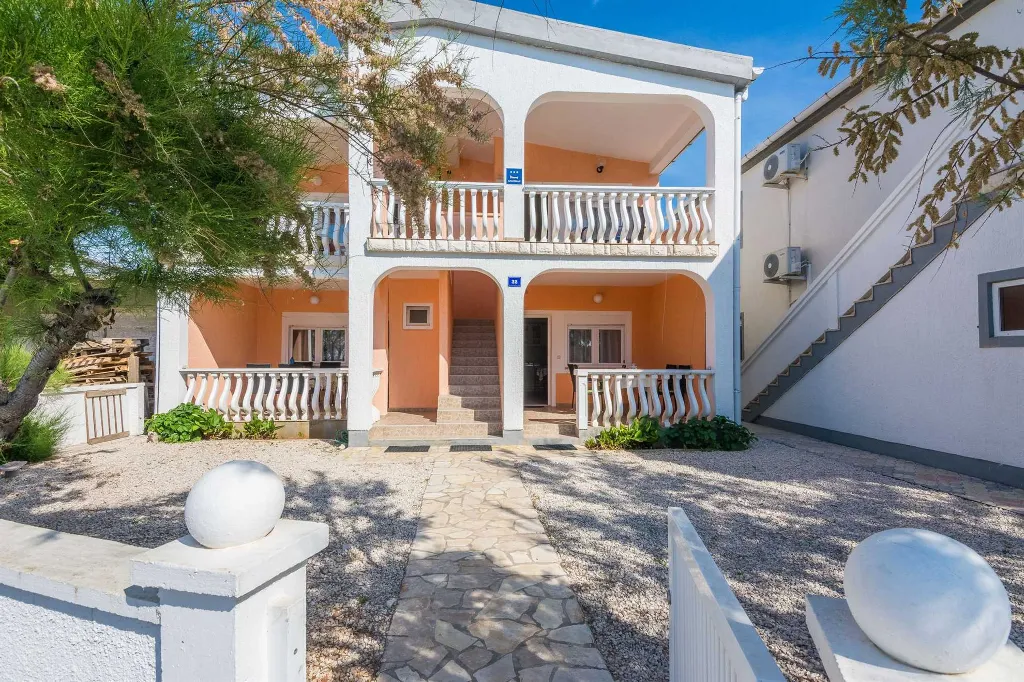 Ground-Floor Apartment in Vir for 2–4, Sea View Terrace