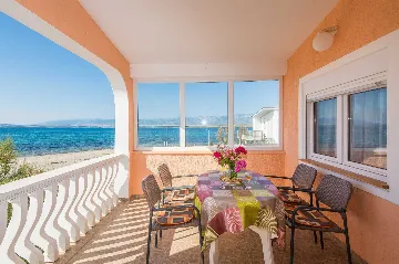 Sea-View Apartment in Vir for 2–4 Guests