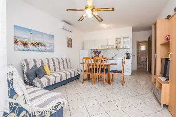 Vir Slatina Beachfront Apartment for 4 Guests