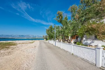 Vir Slatina Beachfront Apartment for 4 Guests