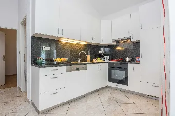 Apartment in Vir for 4 with Roofed Terrace