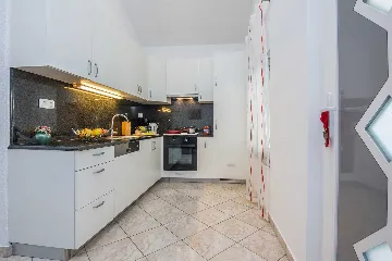 Apartment in Vir for 4 with Roofed Terrace