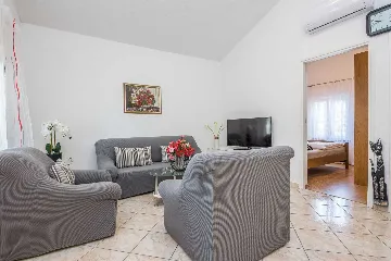 Apartment in Vir for 4 with Roofed Terrace