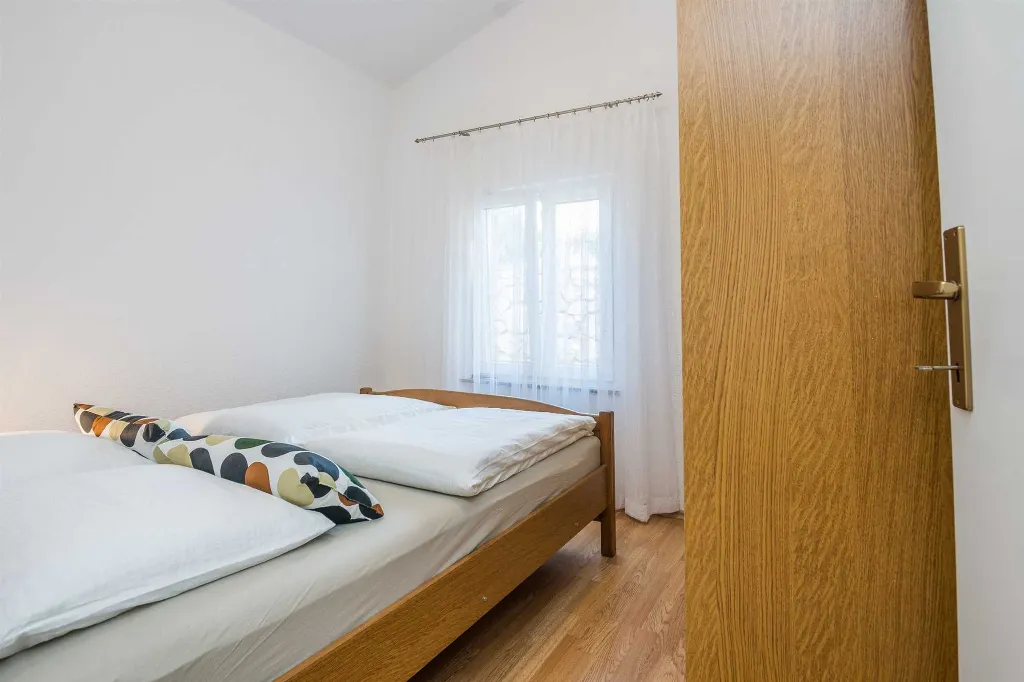 Apartment in Vir for 4 with Roofed Terrace