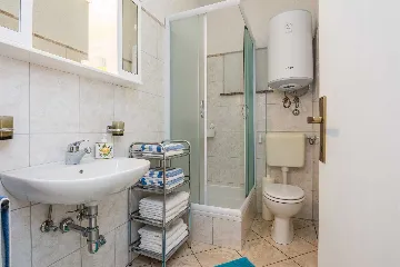 Apartment in Vir for 4 with Roofed Terrace