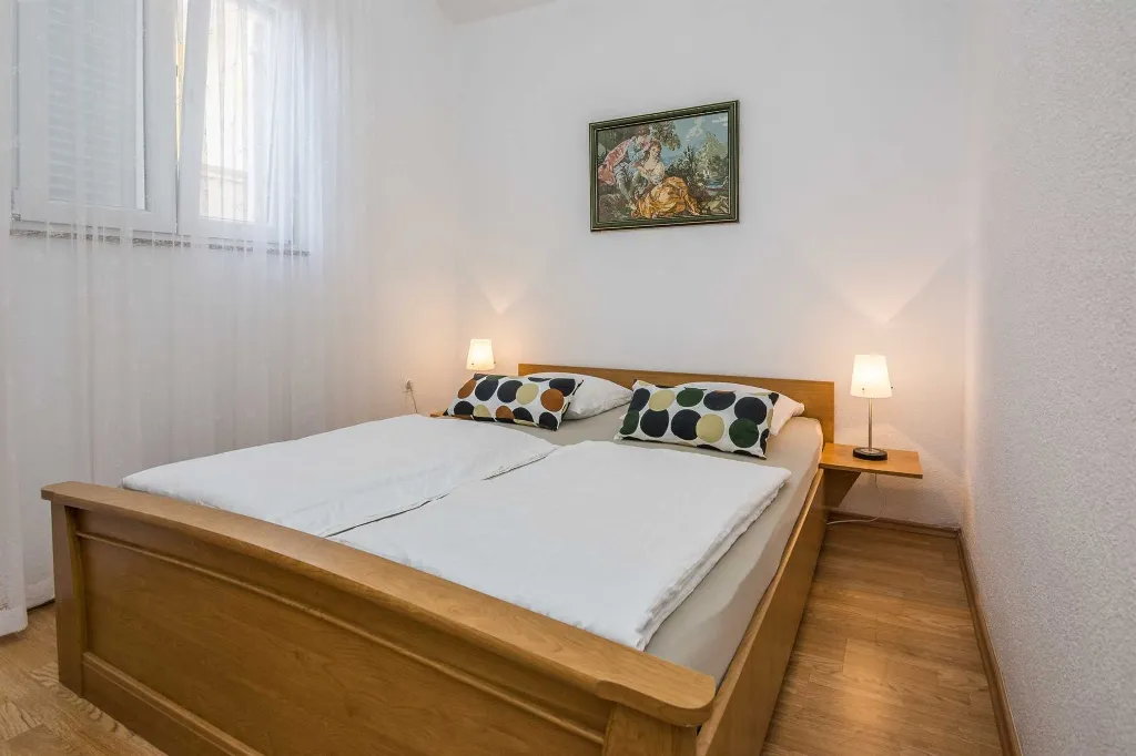 Apartment in Vir for 4 with Roofed Terrace