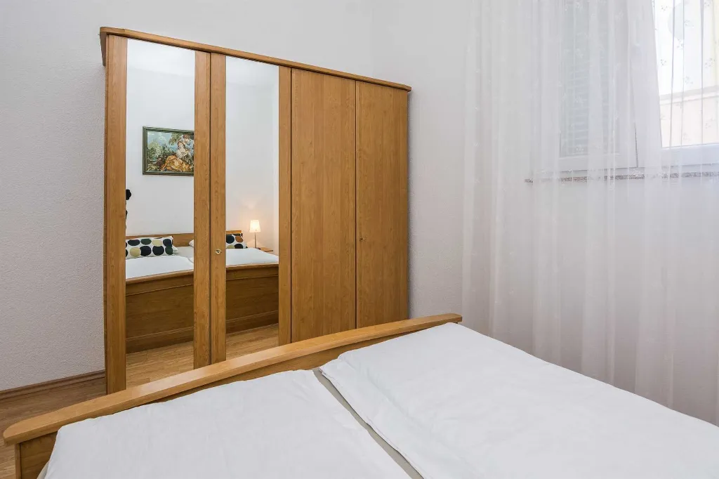 Apartment in Vir for 4 with Roofed Terrace