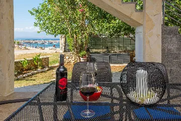 Apartment in Vir for 4 with Roofed Terrace