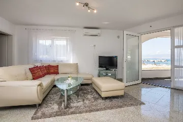 Apartment in Vir with Sea-View Terrace for 4