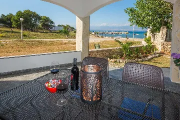 Apartment in Vir with Sea-View Terrace for 4
