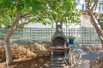 Apartment in Vir with Sea-View Terrace for 4