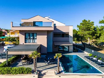 Apartment in Vir for 4–6 Guests with Pool