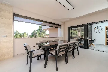 Apartment in Vir for 4–6 Guests with Pool