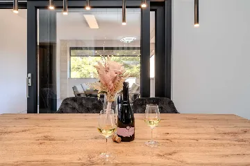 Apartment in Vir for 4–6 Guests with Pool