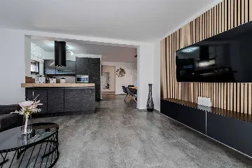 Apartment in Vir for 4–6 Guests with Pool