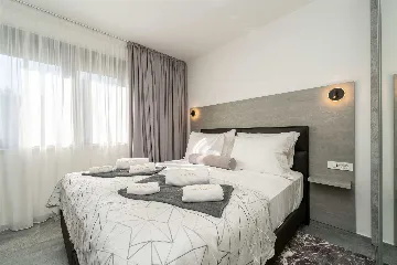 Apartment in Vir for 4–6 Guests with Pool