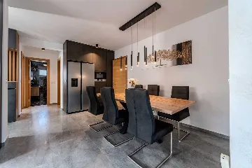 Apartment in Vir for 6–8 Guests with Heated Pool