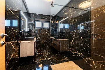 Apartment in Vir for 6–8 Guests with Heated Pool