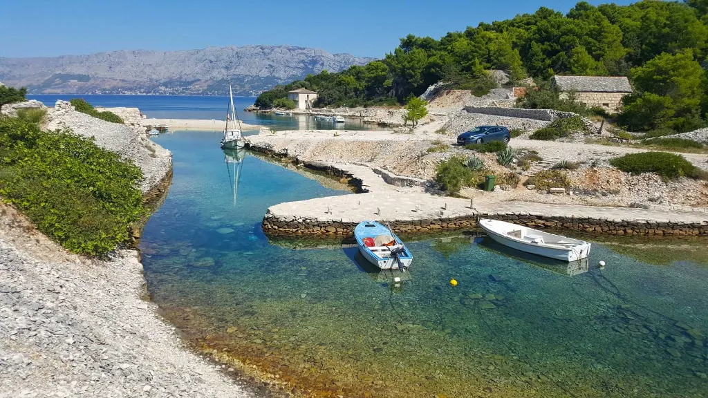 Kuća za odmor u Povlja, otok Brač, uvala Tičja Luka