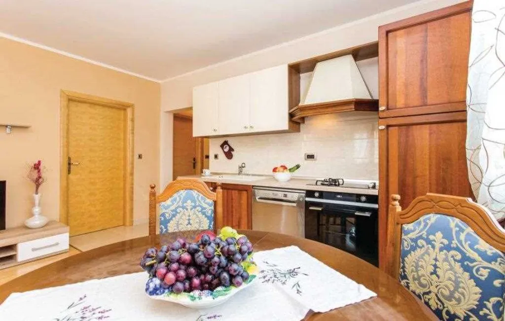 Apartmani Stefano app3 56m2,  Vantačići