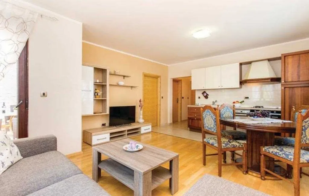 Apartmani Stefano app3 56m2,  Vantačići