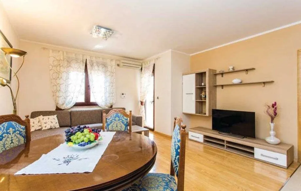 Apartmani Stefano app3 56m2,  Vantačići