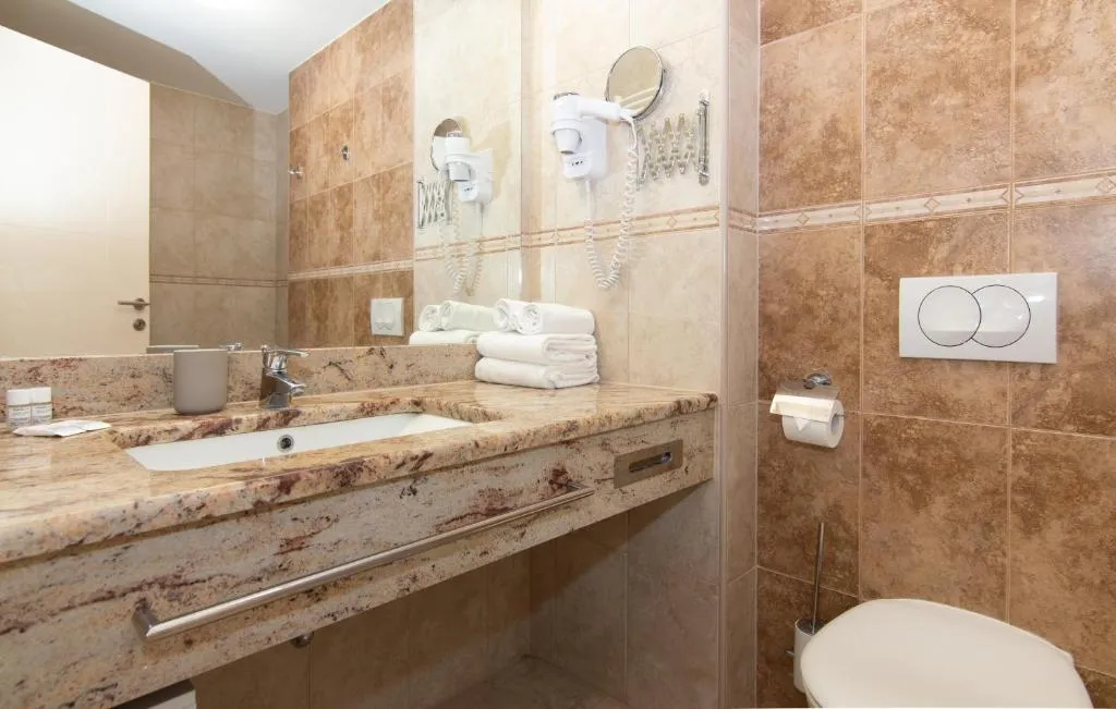 Two-Bedroom Apartment in Portorož with Parking