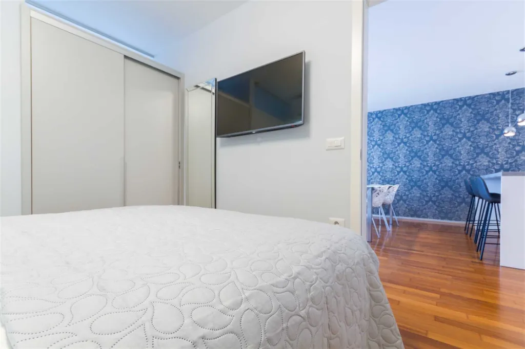 Two-Bedroom Apartment with Garage in Portorož