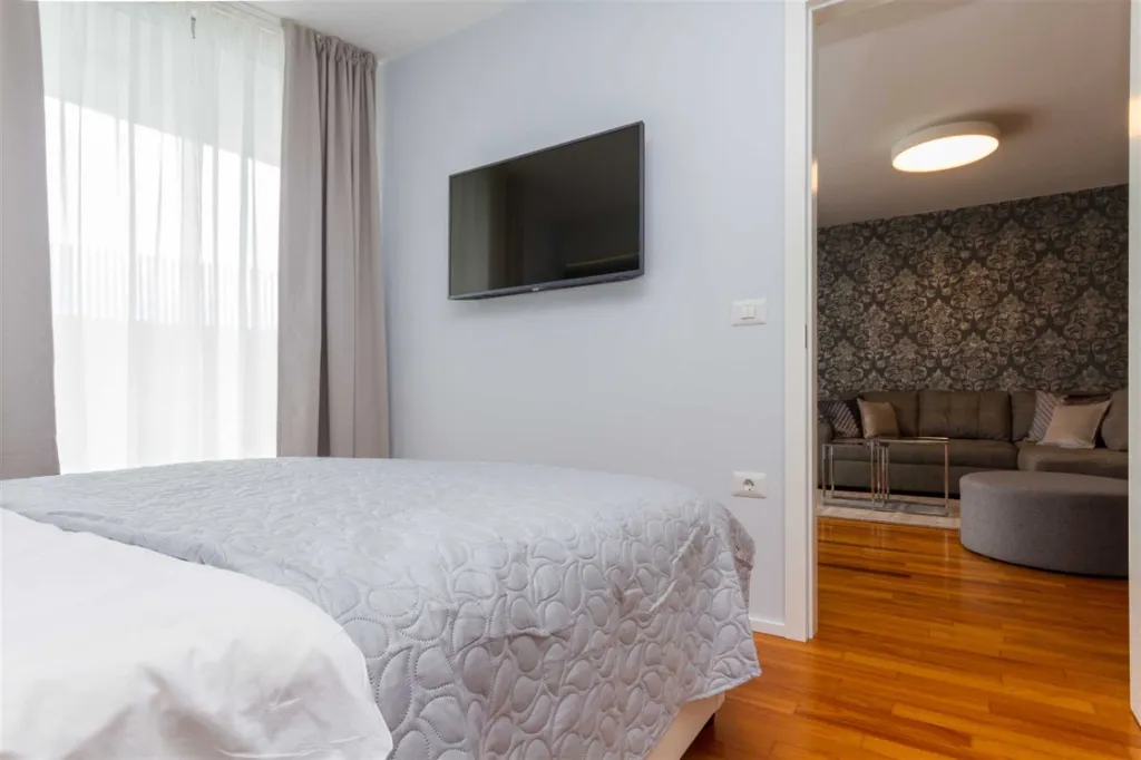 Two-Bedroom Apartment with Garage in Portorož