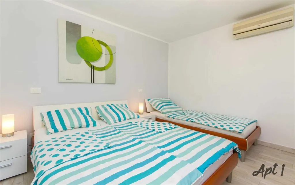 Portorož 1-Bedroom Apartment with Terrace for 3