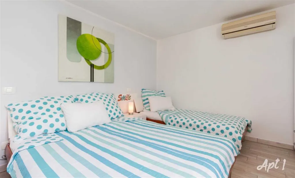 Portorož 1-Bedroom Apartment with Terrace for 3