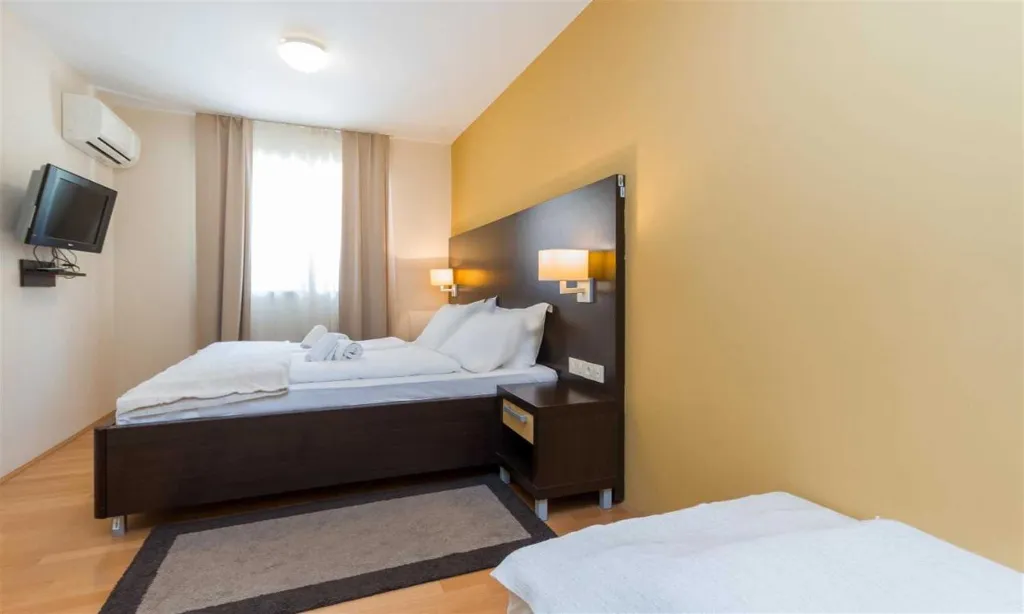 Portorož One-Bedroom Apartment for Up to 4 Guests