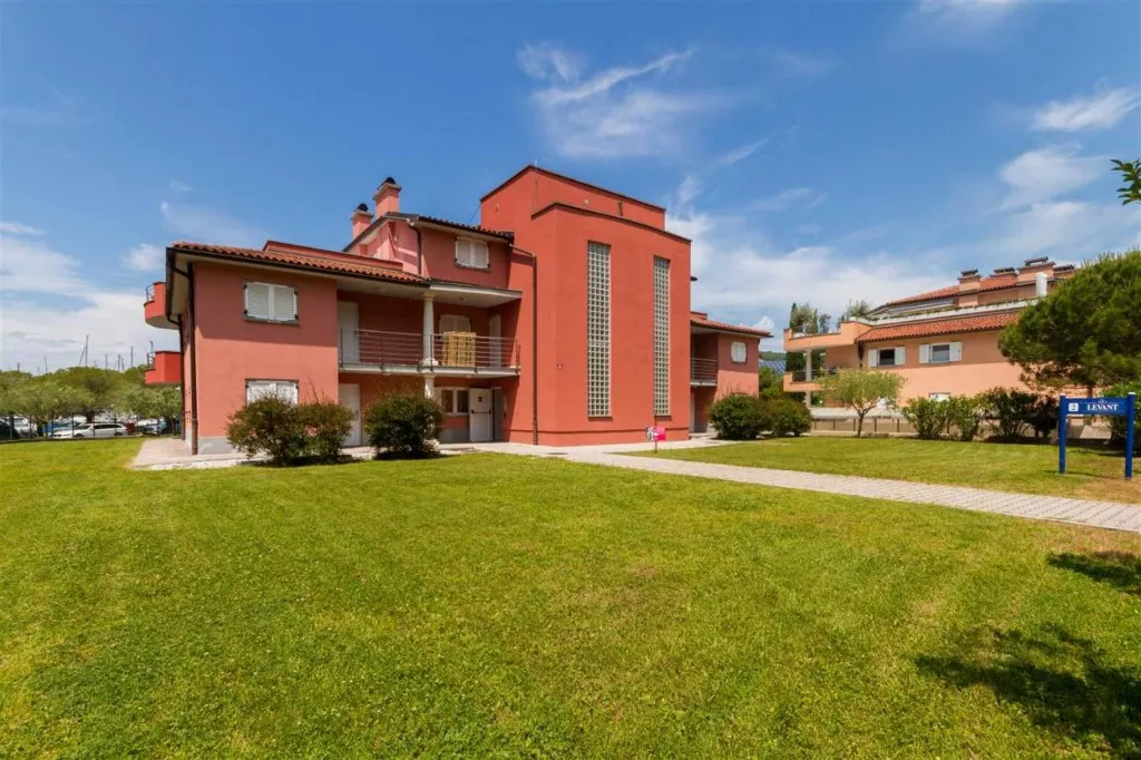 Portorož One-Bedroom Apartment for Up to 4 Guests