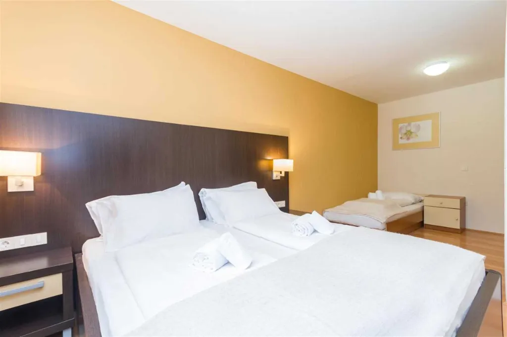 Portorož One-Bedroom Apartment for Up to 4 Guests