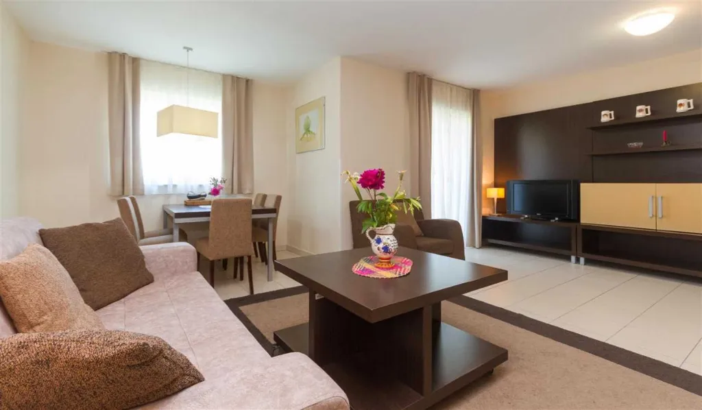 Portorož One-Bedroom Apartment for Up to 4 Guests