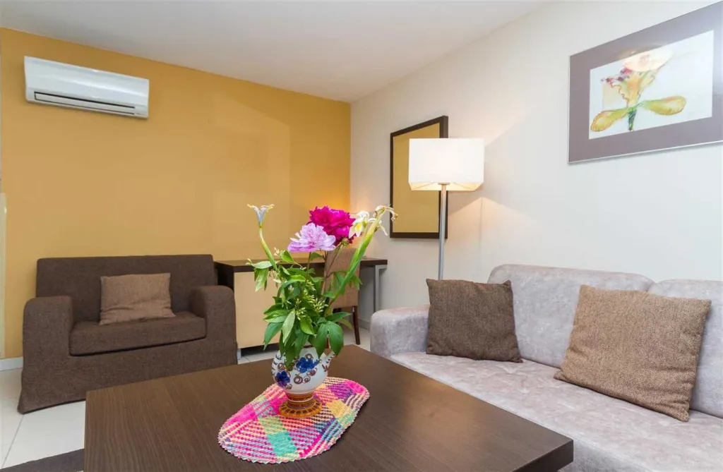 Portorož One-Bedroom Apartment for Up to 4 Guests