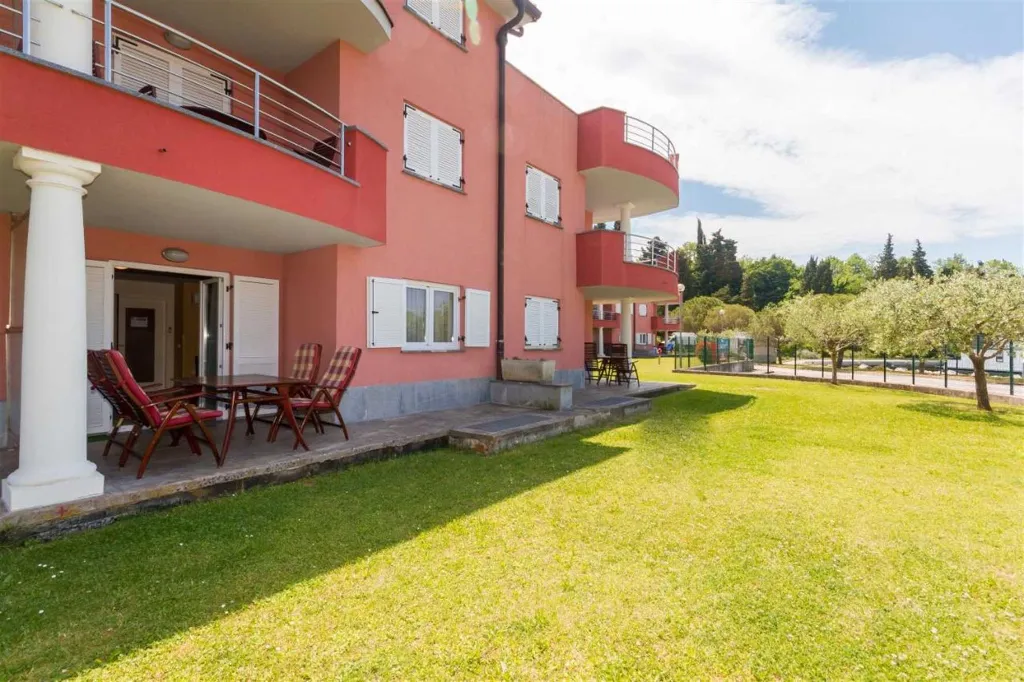Portorož One-Bedroom Apartment for Up to 4 Guests
