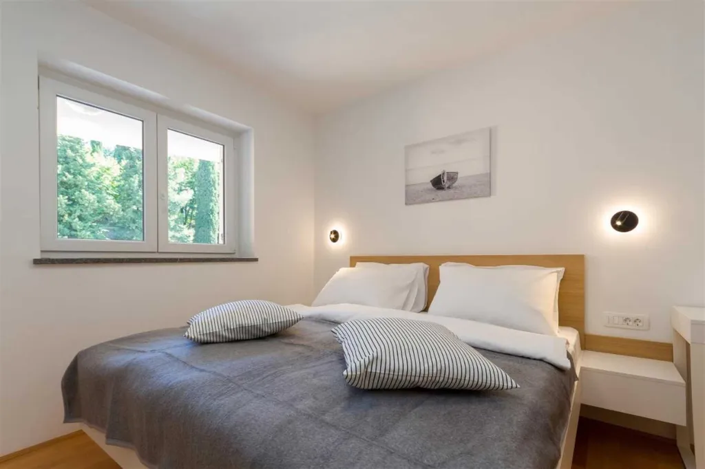 One-Bedroom Apartment with Balcony & Sea Views, Portorož