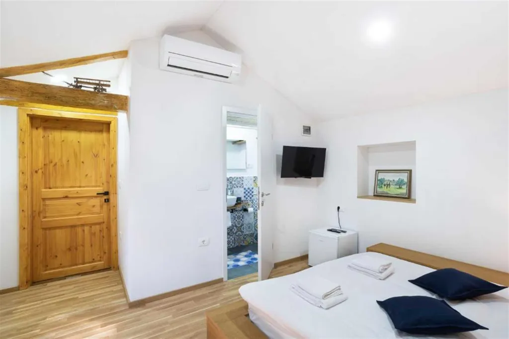 Portorož Holiday House for 8 Guests