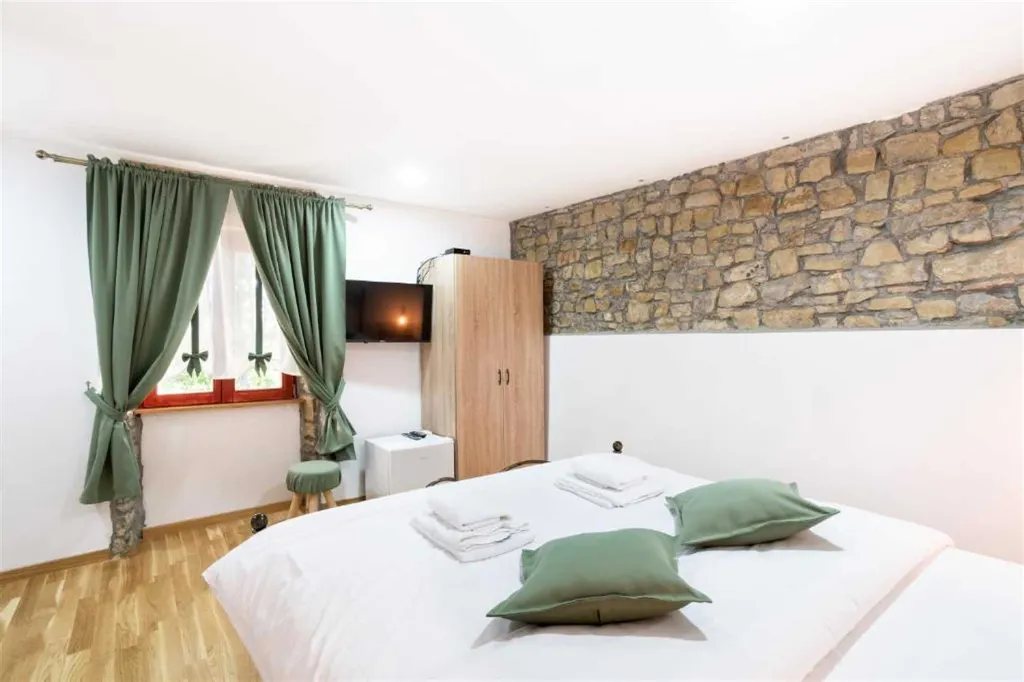 Portorož Holiday House for 8 Guests