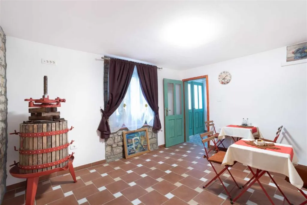 Portorož Holiday House for 8 Guests