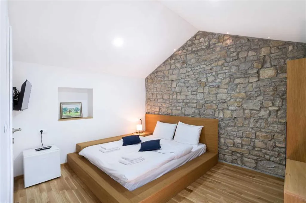 Portorož Holiday House for 8 Guests