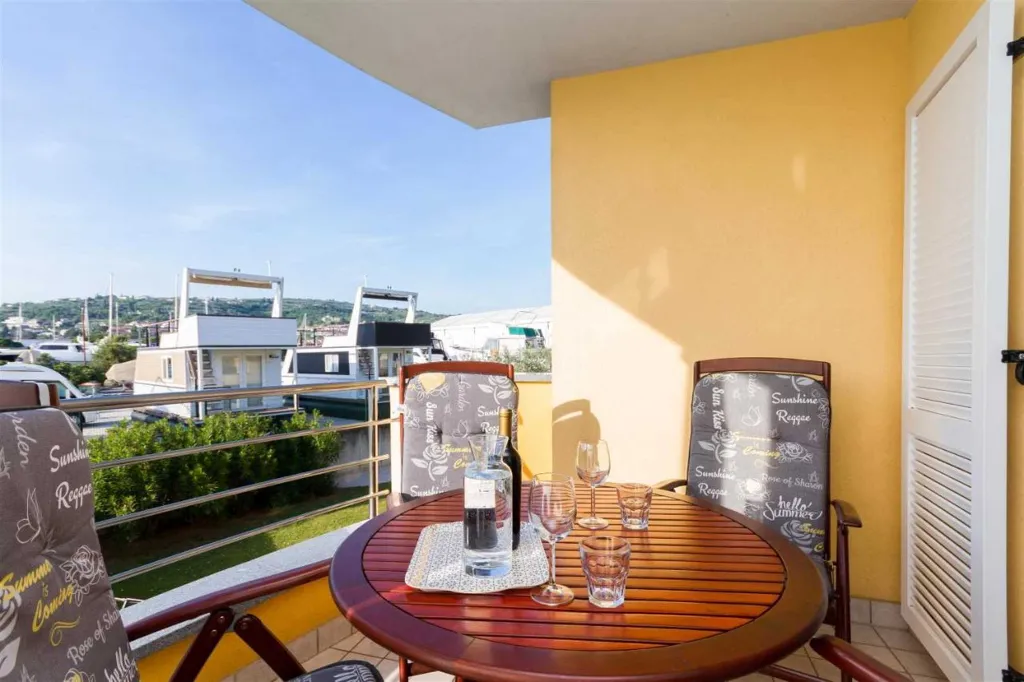 Portorož One-Bedroom Apartment with Balcony for 4