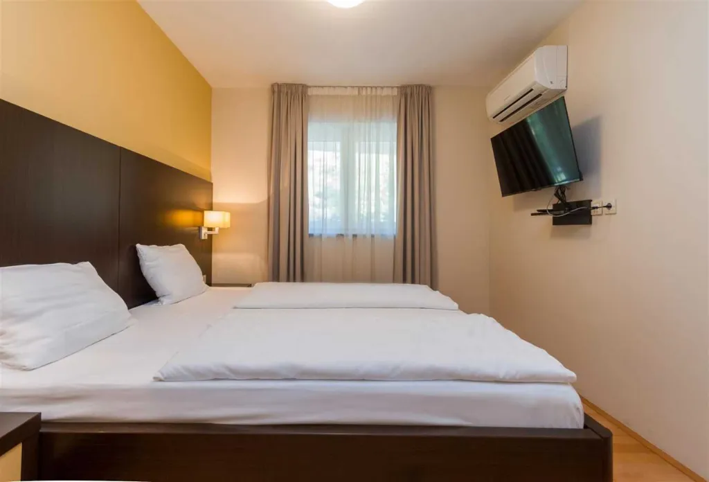 Portorož One-Bedroom Apartment with Balcony for 4