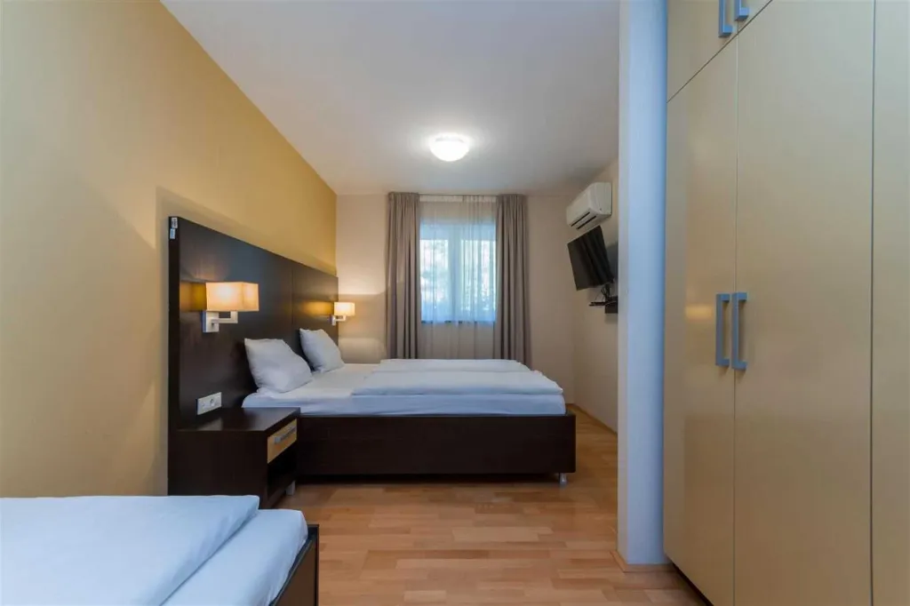 Portorož One-Bedroom Apartment with Balcony for 4