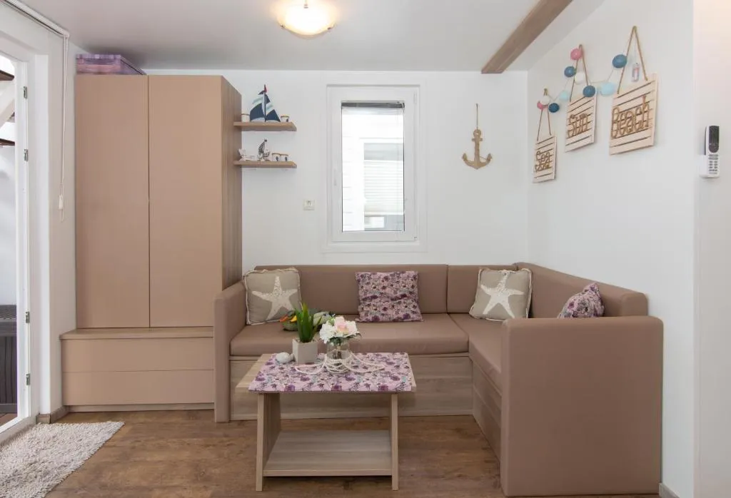 2-Bedroom Floating House Boat in Portorož