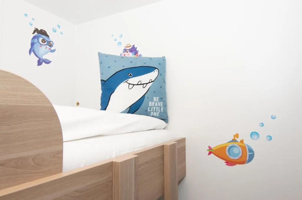 2-Bedroom Floating House Boat in Portorož