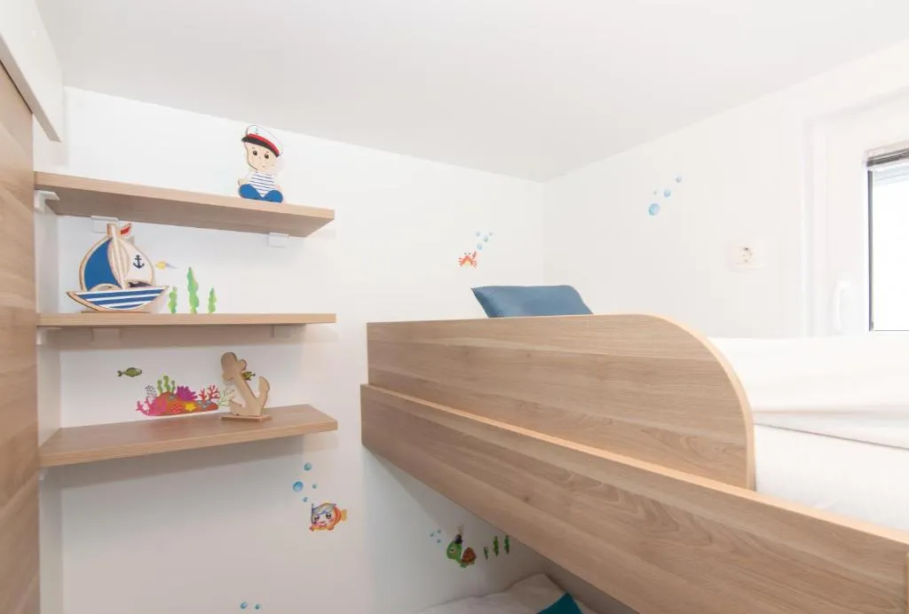 2-Bedroom Floating House Boat in Portorož