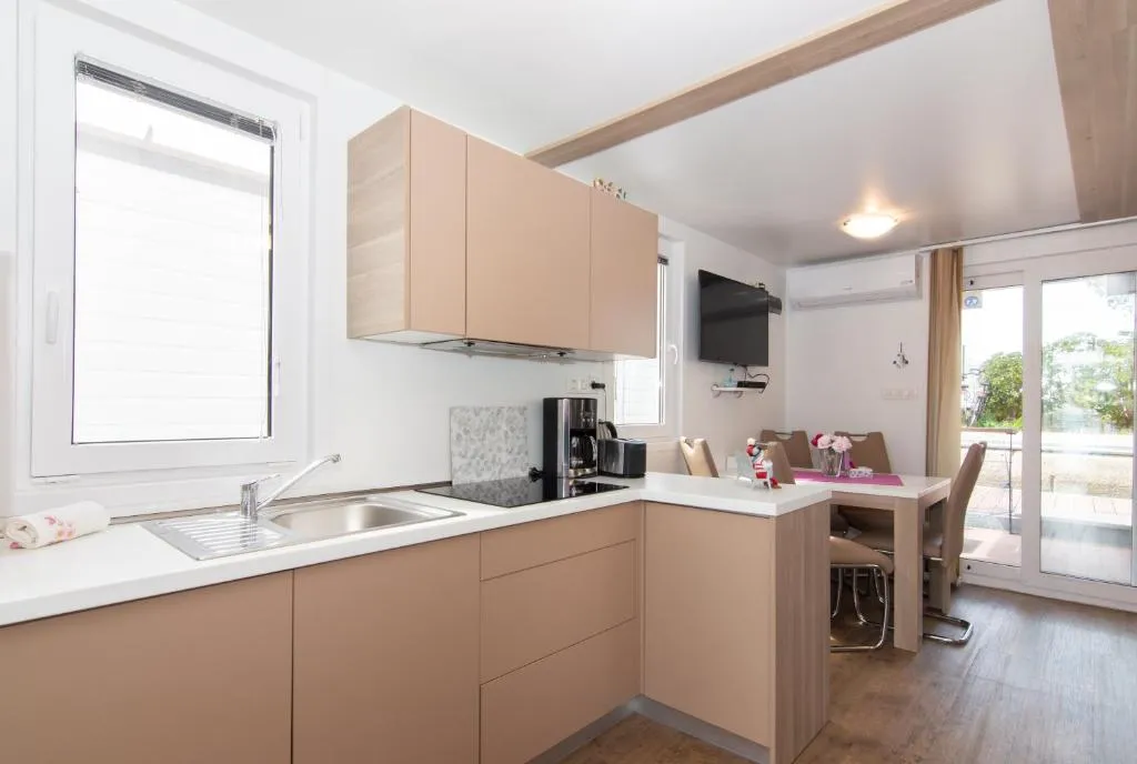 2-Bedroom Floating House Boat in Portorož