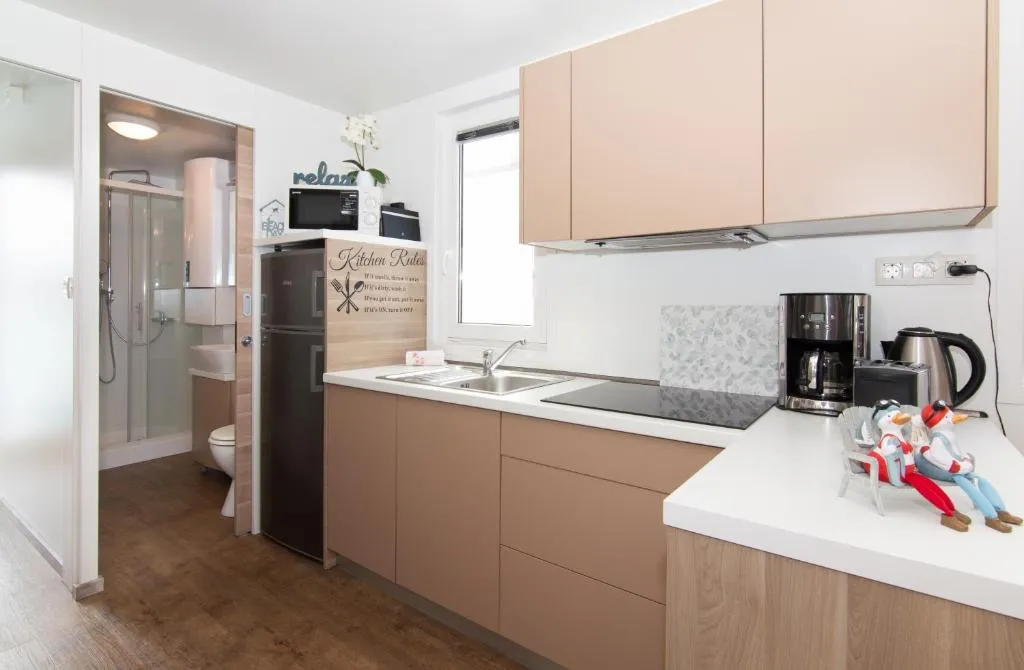 2-Bedroom Floating House Boat in Portorož